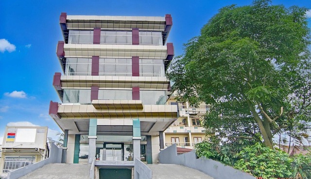 Stylish DBL Suite Escape W/Free WiFi and Parking