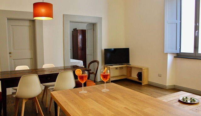 Suite Cavallotti- The Carob