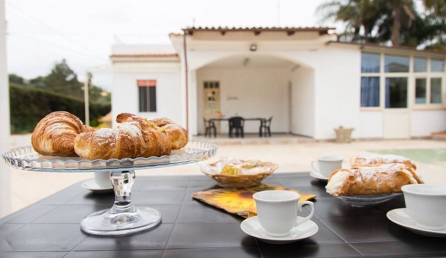 SUMMER BEACH: Cozy villa 100 mt from the sea of Gallina Avola