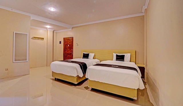 Super OYO Collection O Andono Hotel