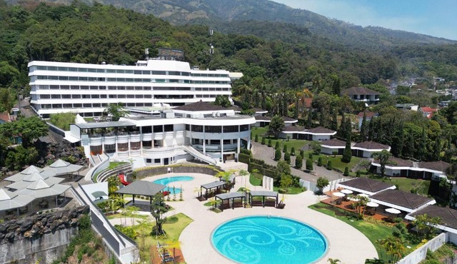 Surya Hotel & Cottages Prigen