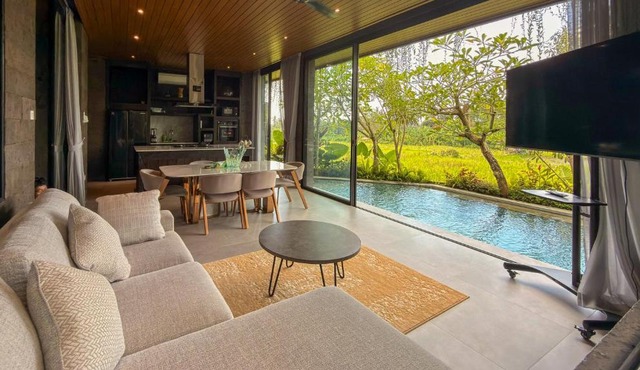 The Luxury Villa