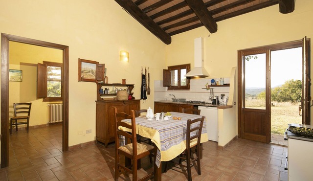 Three-room apartment on the ground floor with equipped patio