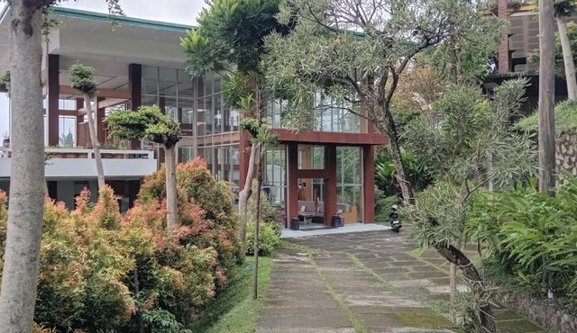 Townhouse Oak Hotel Pondokan Tjiburial