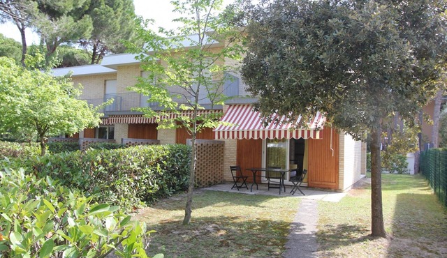Two-level rowhouse with garden