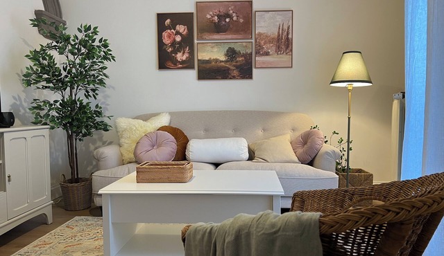 Via Guelfa, Authentic Tuscan Experience: Intimate One-Bedroom in Wine Country