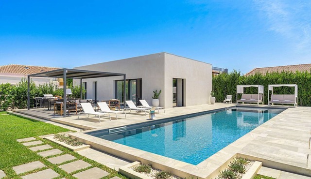 Villa Alfeo - Six Bedroom Villa, Sleeps 12
