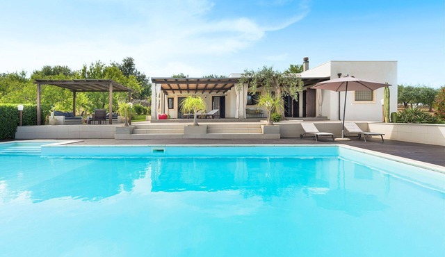 Villa Almond with saltwater pool - My Rental Homes