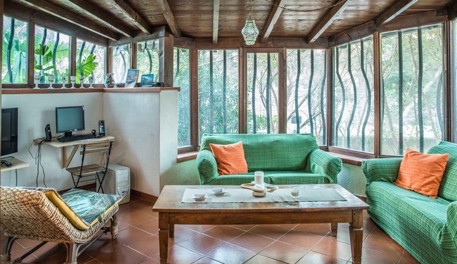 Villa Ancilo 'apartment in villa a stone's throw from the Gulf of Sferracavallo