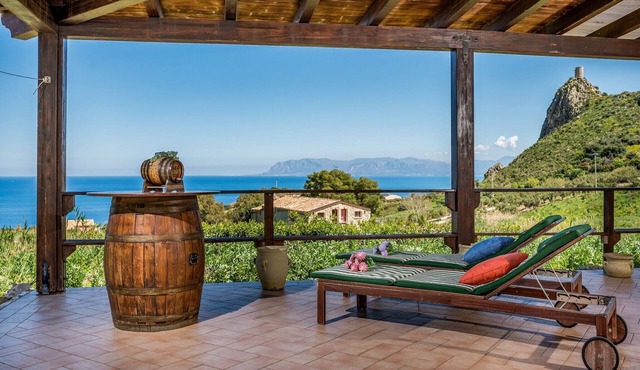 Villa Anna with sea view of the Zingaro reserve