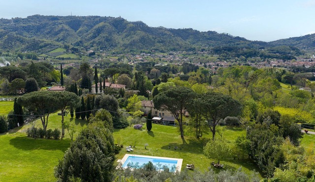 Villa delle Silerchie 10, Emma Villas