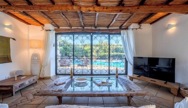 Villa Flor, Exclusive Property with Pool in Stintino