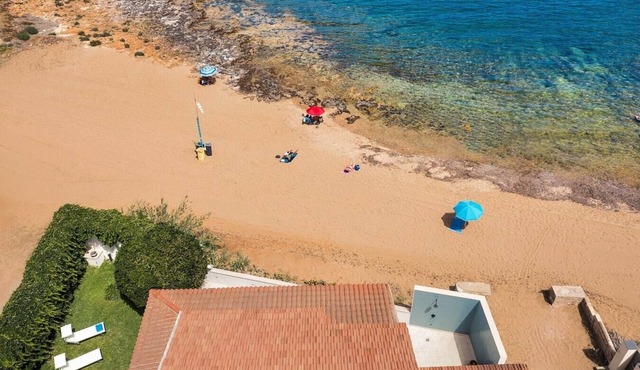 Villa Fresca - sea front villa