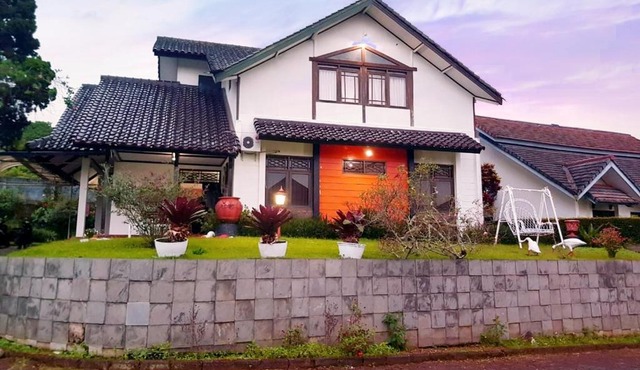 Villa Gardenia & Amora Park Puncak Bogor