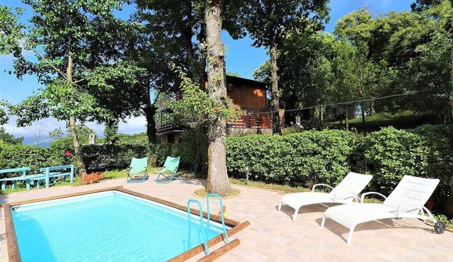 Villa Lisa: A characteristic and welcoming three-story villa in a quiet position, located on a hillside above the sea, with Free WI-FI.