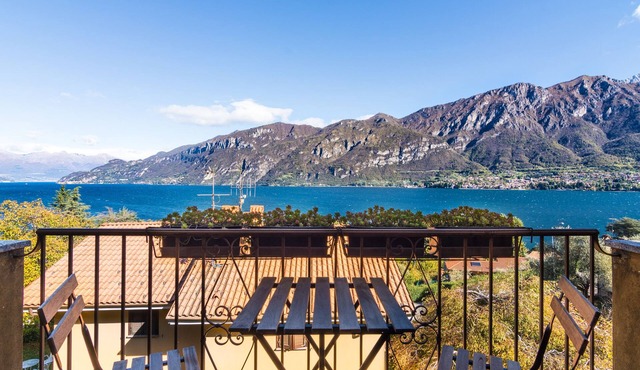 Villa near Bellagio, with stunning lake view, garden and private parking