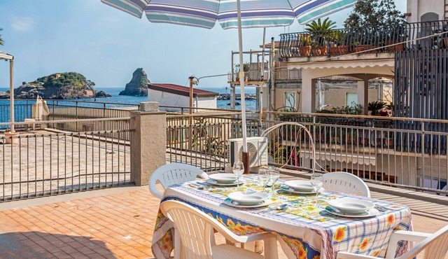 Villa 'Penelope - Faraglioni' with Sea View and Private Terrace