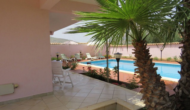 Villa Rosada (a delightfully designed contemporary villa) - Last minute July