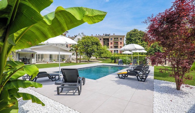 Villa Rachel Trilo by Lago Reisen