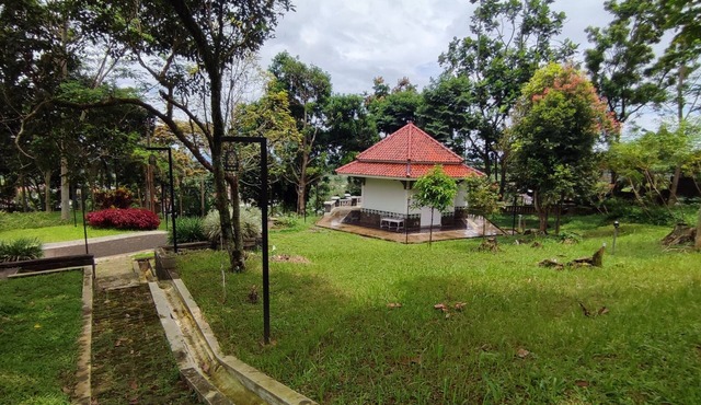 Villa Rose Gunung Bunder by Ruang Nyaman