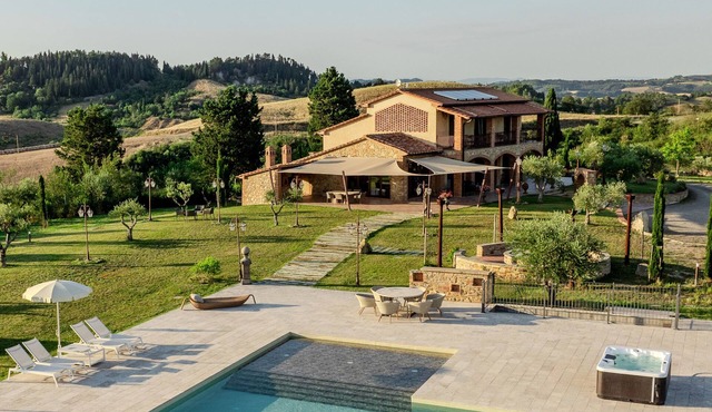 Villa TOSCA Private Home - Luxury Farm Stay with Restaurant and Experiences