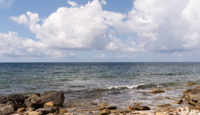 Villa 'Villetta Vista Mare e Monte' with Sea View, Private Terrace and Garden