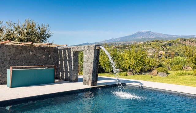 Villa White Oleander