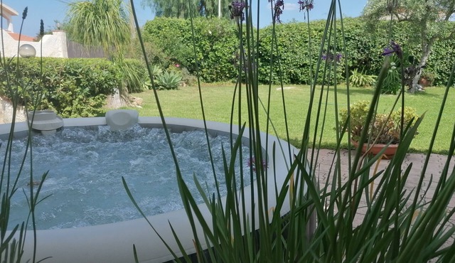 Villa with garden and independent whirlpool ARENELLA