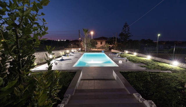 Villa with pool at 100 meters from the beach, perfect for families with children.