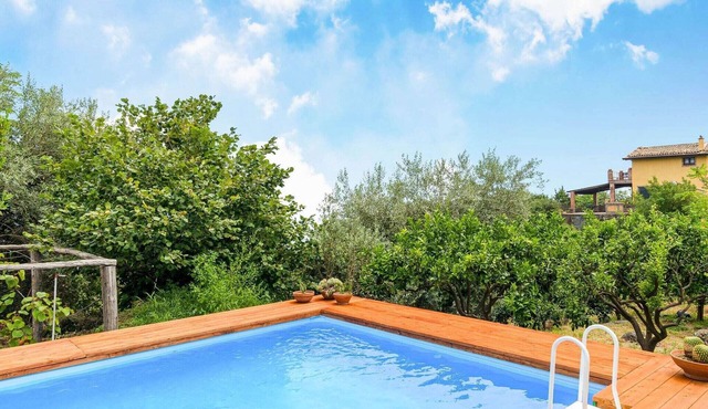 Villa with pool and panoramic surroundings
