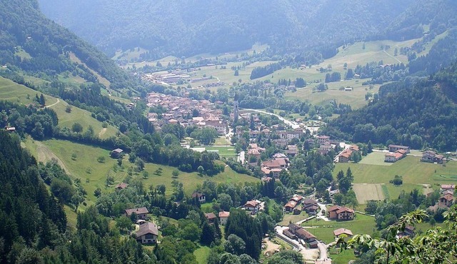 Wohnung mit Bergblick by Interhome