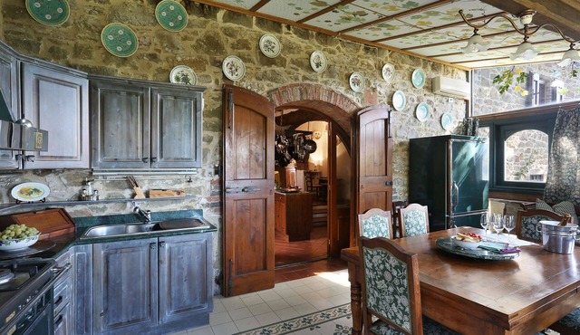 Wonderful private villa with private pool, WIFI, hot tub, A/C, TV, patio, panoramic view and par...