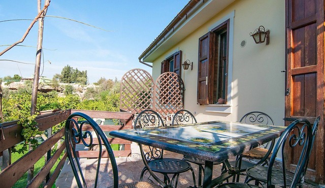 Wonderful private villa for 6 people with WIFI, A/C, TV, terrace and pets allowed
