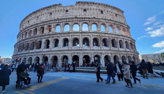Your bright and spacious home at the Coliseum for 8