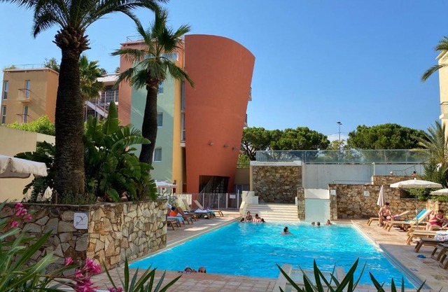 06L - Port Prestige - 4 pers - pool - private parking