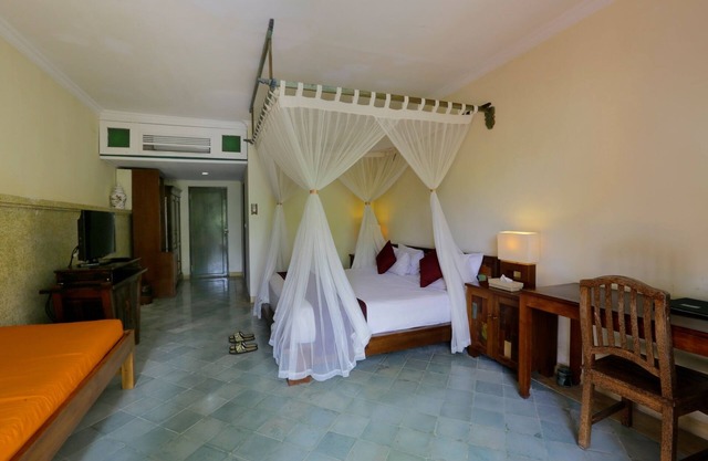 Br Villa Plunge Incl Breakfast 