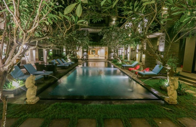 10 Minutes Drive to Rockbar and Tegalwangi Beach, Cozy Resort in Jimbaran