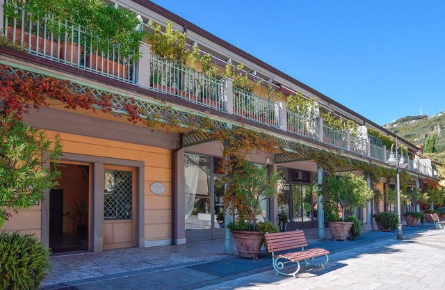 2 bedroom accommodation in Pietrasanta
