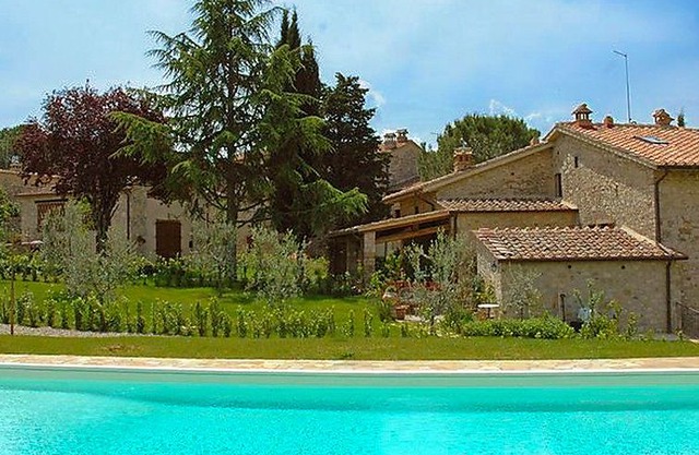2 bedroom Apartment, sleeps 3 in San Sano with Pool and WiFi