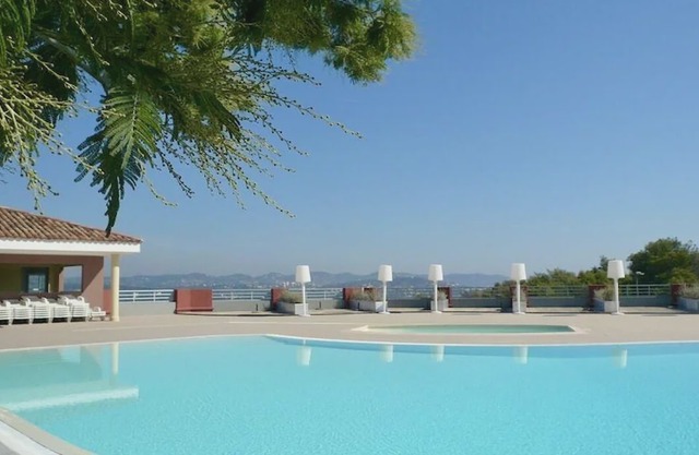 2 bedroom accommodation in Mandelieu-la-Napoule