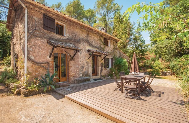 3 bedroom accommodation in Grasse