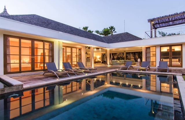4 Bedroom Cozy Tropical House in Umalas