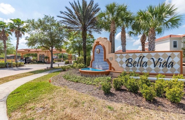 4 BR Family Friendly Resort Pool Home Near Disney