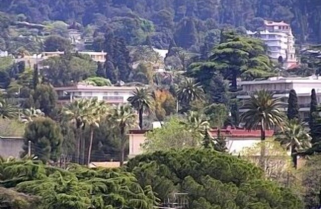 5th Floor Apartment with Panoramic View of the Hills of Californie