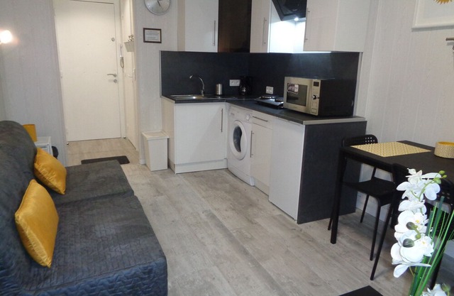 adorable studio renovated near the Croisette