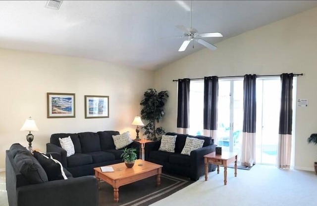 Amazing 4 bedroom 3 and half bathroom Villa in Glenbrook Resort with free Wifi by RedAwning