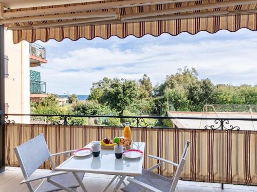 Apartment La Nuit de Mai-5 by Interhome