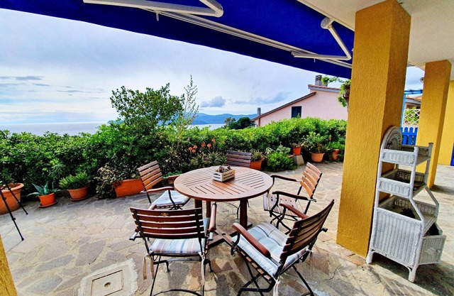 Apartment "La Perla del Golfo" with Sea View & Terrace