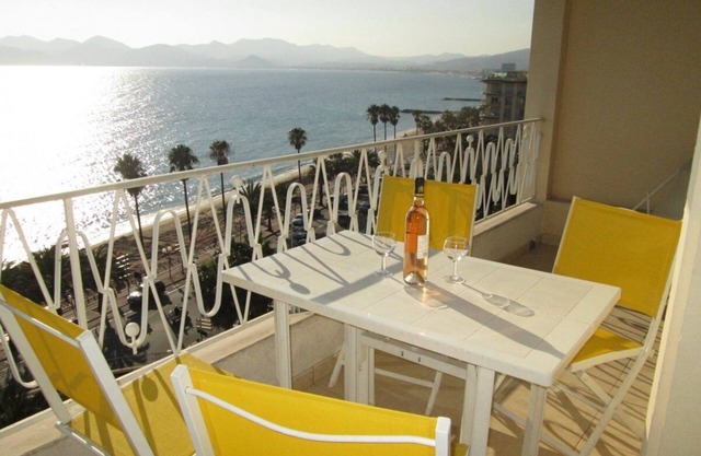 Apartment SEAFRONT CANNES 2 rooms - 45m² 52D