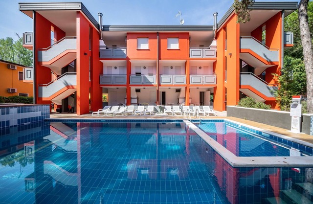 Apartment 'Villa Luca Trilocale 3' with Shared Pool and Terrace
